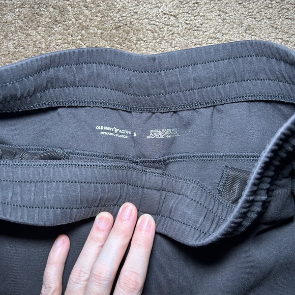 Old Navy Gray Athletic Shorts with Elastic Waistband - Picture 2 of 3